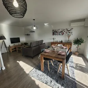 https://appartement-chic-frjus-kais.fr-provencehotel.com